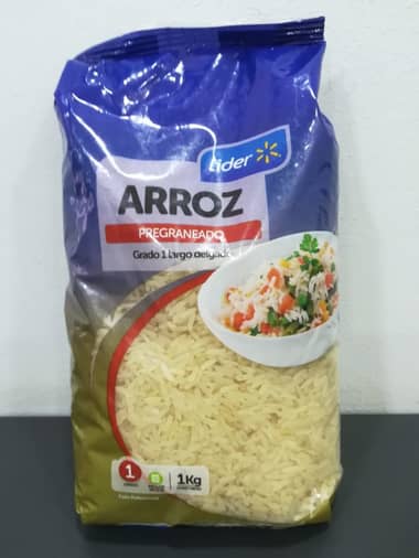 Curicano pidió fiscalización a Supermercado Líder tras encontrar gusanos en paquetes de arroz
