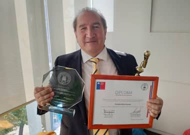 Gobierno y Sindicato de Locutores de Chile distinguieron a Ernesto Díaz Correa por su trayectoria