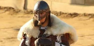 Roban armadura vikinga en Curicó