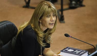 Senadora Ximena Rincón impulsa propuestas para rebajar las tarifas en las cuentas de la luz