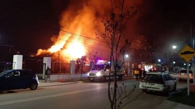 Incendio arrasa histórico edificio de la Municipalidad de Maule