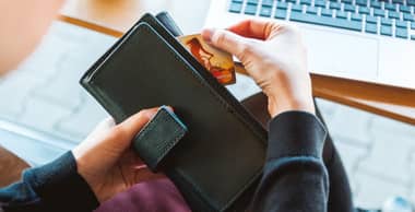 Entregan recomendaciones para proteger los datos de su tarjeta bancaria