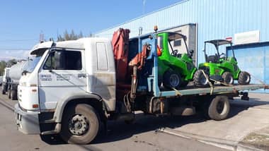 Desconocidos robaron un camión y dos minicargadores a empresa en Teno