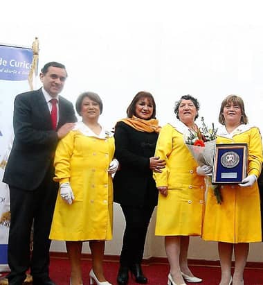 Voluntaria de Curicó fue nombrada presidenta nacional de las Damas de Amarillo