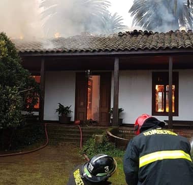 Incendio destruyó casa patronal camino a Radal de Molina