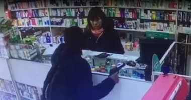 Sujeto armado intentó asaltar Farmacia “La Botica” en Curicó