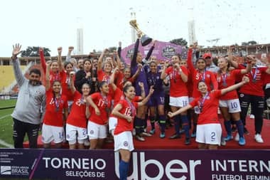 La Roja vence por primera vez a Brasil en casa y se queda con el título
