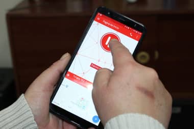 Mujer logró detención por violencia de ex pareja usando botón de pánico