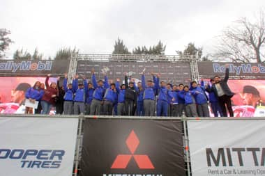 Alumnos del Liceo Polivalente de Rauco conocieron dependencias del Rally Mobil
