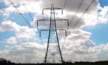 Concejal se opone a instalación de torres de alta tensión en Hualañé