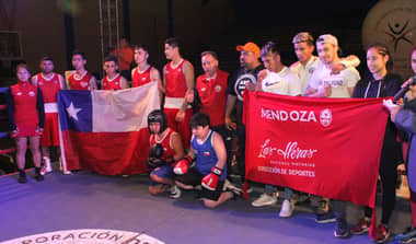 Púgiles de la Escuela “Daniel Canales” alzaron la “Copa Curicó” de boxeo