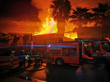 Incendio afectó a la Escuela Balmaceda de Curicó