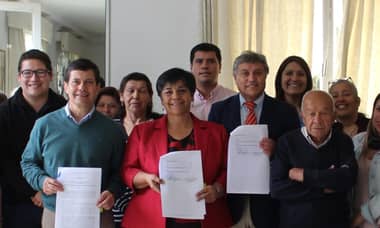 Mineduc aportará $14 millones para mejorar transporte escolar rural de Teno