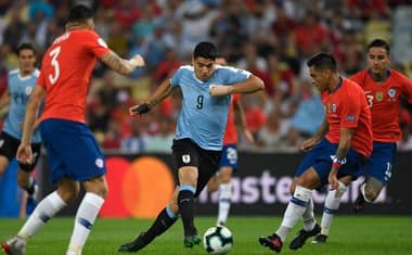 Chile visitará a Uruguay en el inicio de las clasificatorias a Catar 2022