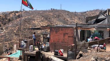 Municipalidad de Teno apadrinó a cuatro familias damnificadas por incendio en Valparaíso