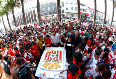 ¡Ya es tradición! Curicó Unido festejó con una gran torta sus 47 años