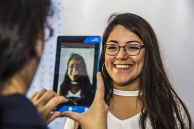 Junaeb reitera el llamado a los estudiantes para sacarse la foto para su TNE