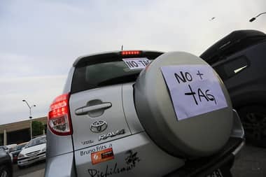 Detienen a vocero "NO+TAG" tras ser sorprendido con permiso de circulación falso