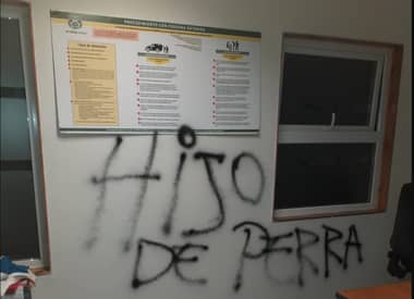 Carabinero fue dado de baja al rayar su propia comisaría en La Ligua