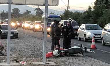 Un lesionado grave tras colisión en cruce Marengo de Los Niches en Curicó