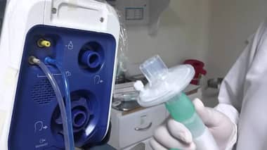 ¿Cómo opera un ventilador mecánico y cuáles son los riegos asociados?