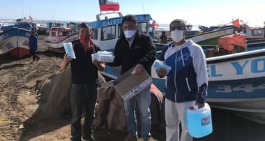 Pescadores de Duao recibieron mascarillas y alcohol gel