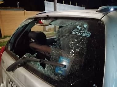 [FOTOS] Delincuentes destrozaron una decena de vehículos cerca de la Villa Futuro