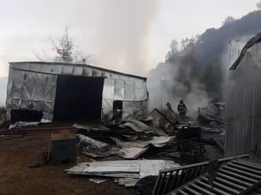 Incendio consume bodegas y caballares fina sangre en Comalle