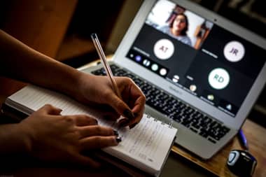 Mineduc abre periodo para apelar becas de estudiantes afectados económicamente por la pandemia