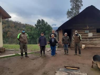 Adultos mayores fueron asistidos por carabineros en Potrero Grande