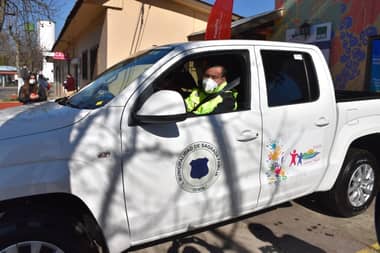 Sagrada Familia recibió moderna camioneta para su Departamento de Educación