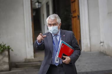 Ministro Paris por manifestación del Rechazo: "Si hay que tomar sanciones las tomaremos"