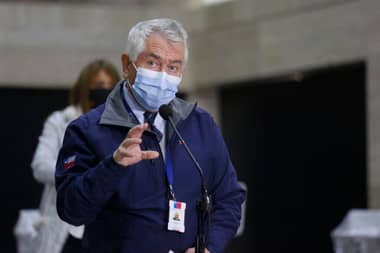 Ministro París y paro de camioneros: "Ambulancias han tenido que desviarse de su ruta"