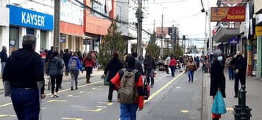 Comerciantes ambulantes de calle Peña aprueban nueva ubicación en Paseo Prat de Curicó