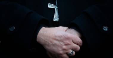 Fijan juicio oral contra ex sacerdote acusado de abuso sexual contra menor de 14 años