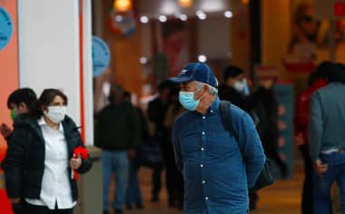 Mall Curicó reabrió sus puertas: Si aforo alcanza el 90% se cerrará el recinto