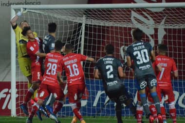 Partido entre Curicó Unido y la UC se deberá reanudar desde el minuto 49