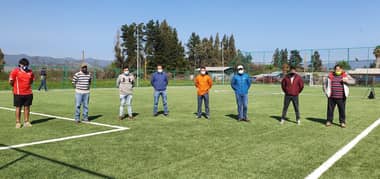 Autoridades visitaron nueva cancha de futbolito en La Huerta de Mataquito