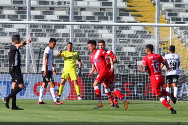 Curicó Unido logró sólida victoria en el Monumental
