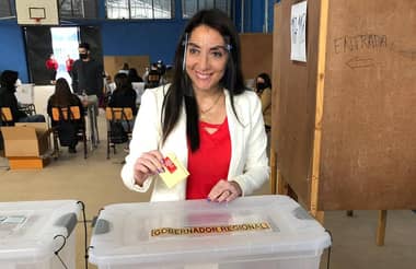 Cristina Bravo gana las primarias en la oposición y se convierte en la candidata a gobernadora regional del Maule