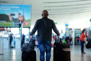 Confirman contagio de curicano en vuelo que trajo nueva cepa de COVID-19