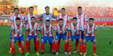 Sin DT: Deportes Linares cae y Luis Pérez renuncia a la banca
