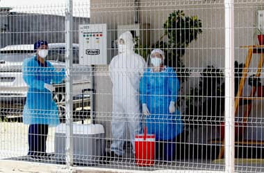 Salud Municipal de Curicó realizó tests PCR a residentes y funcionarios en ELEAM de Hogar de Cristo