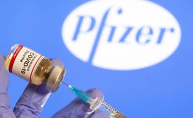 Pfizer presentará antecedentes al ISP para la autorización de uso en menores entre 12 y 15 años