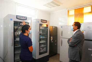 Dirección de Salud de Curicó prepara almacenaje para recibir vacunas contra el Covid-19