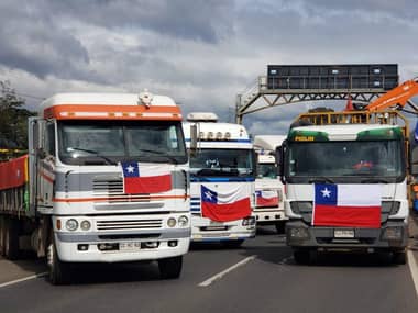 Dueños de camiones piden al gobierno ser parte del grupo prioritario de vacunación contra el coronavirus