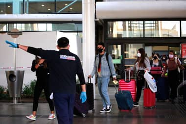 Colapso en aeropuerto de Santiago: Asociación de Funcionarios de Aeronáutica Civil piden al Gobierno el cierre de este