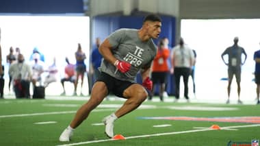 Sammis Reyes se convierte en el primer chileno en la NFL