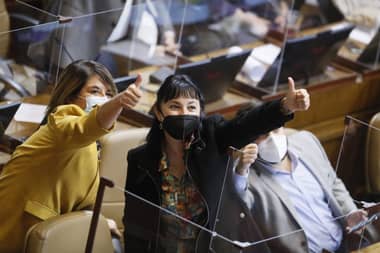 Congreso despacha a Ley proyecto que permite cambiar el orden de los apellidos