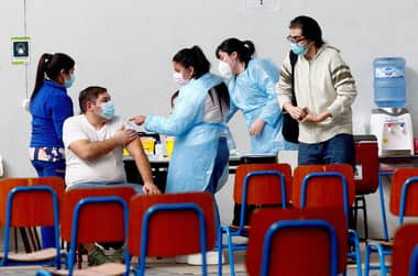 Dirección de Salud de Curicó impulsa campaña de vacunación contra la influenza y el Covid-19